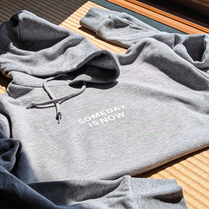 Grey hoodie you’ll reach for without thinking. Made from heavyweight cotton blend, this hoodie feels soft on the inside with enough weight to keep you warm without overheating. Comfortable on its own or layered, it’s the kind you end up wearing more often than planned.